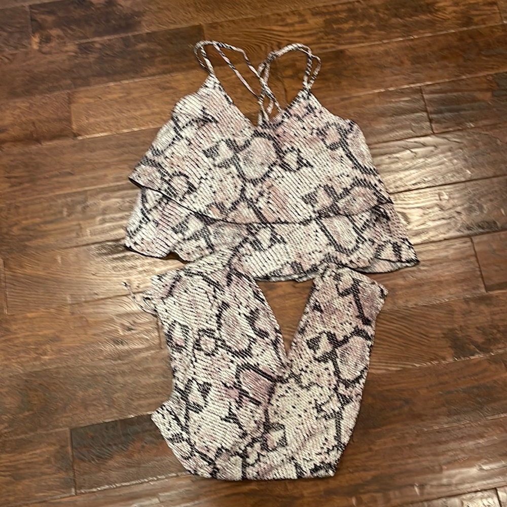Chaser snake skin print set